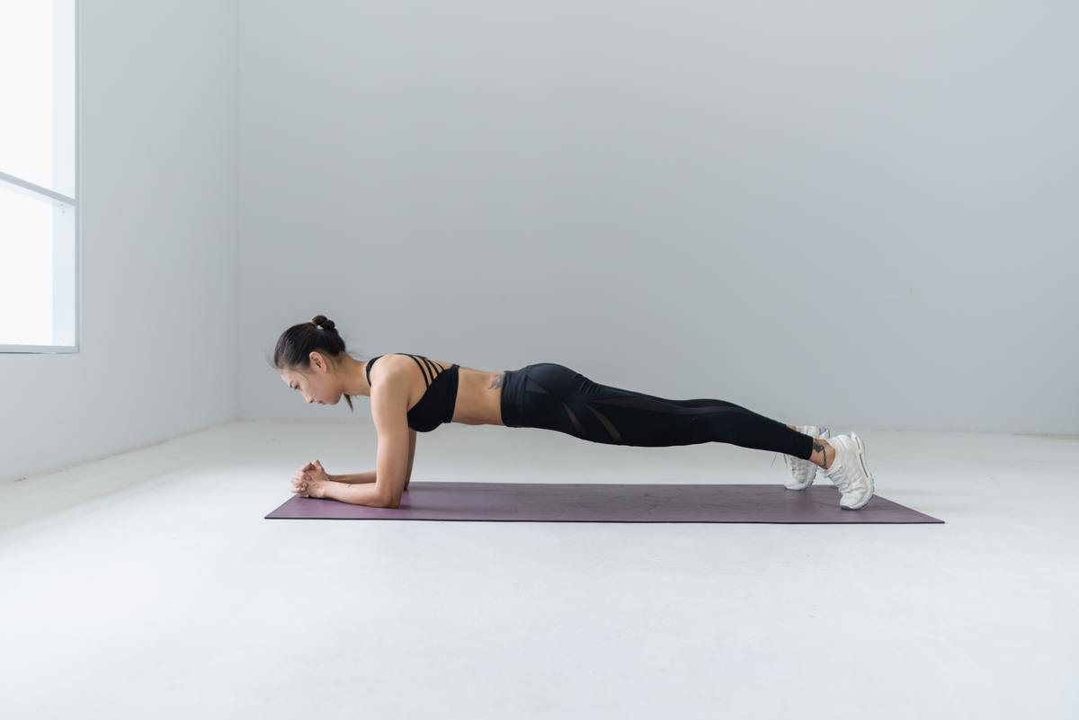 Cách tập plank để giảm mỡ bắp tay